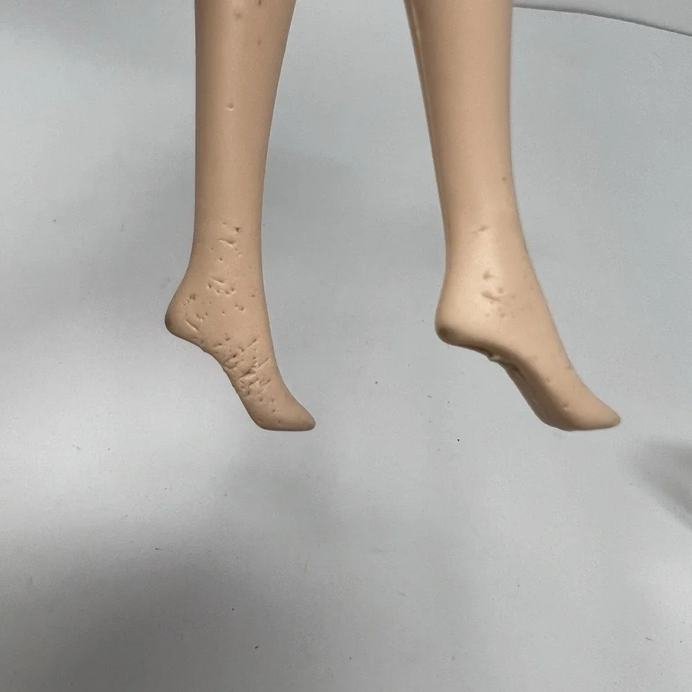 Barbie My Scene‎ Nolee Doll Hanging Out Trendy Teen Fashion Collectible Gift